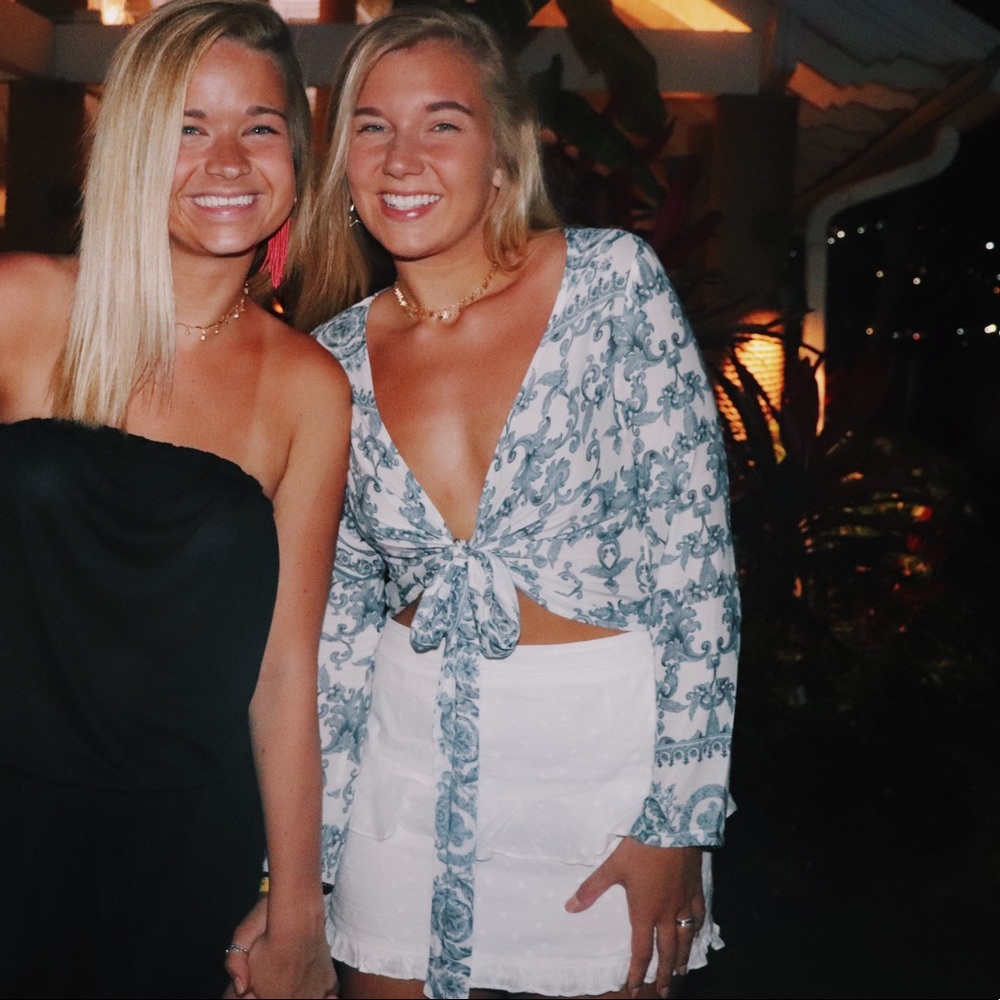 boohoo tie front crop top